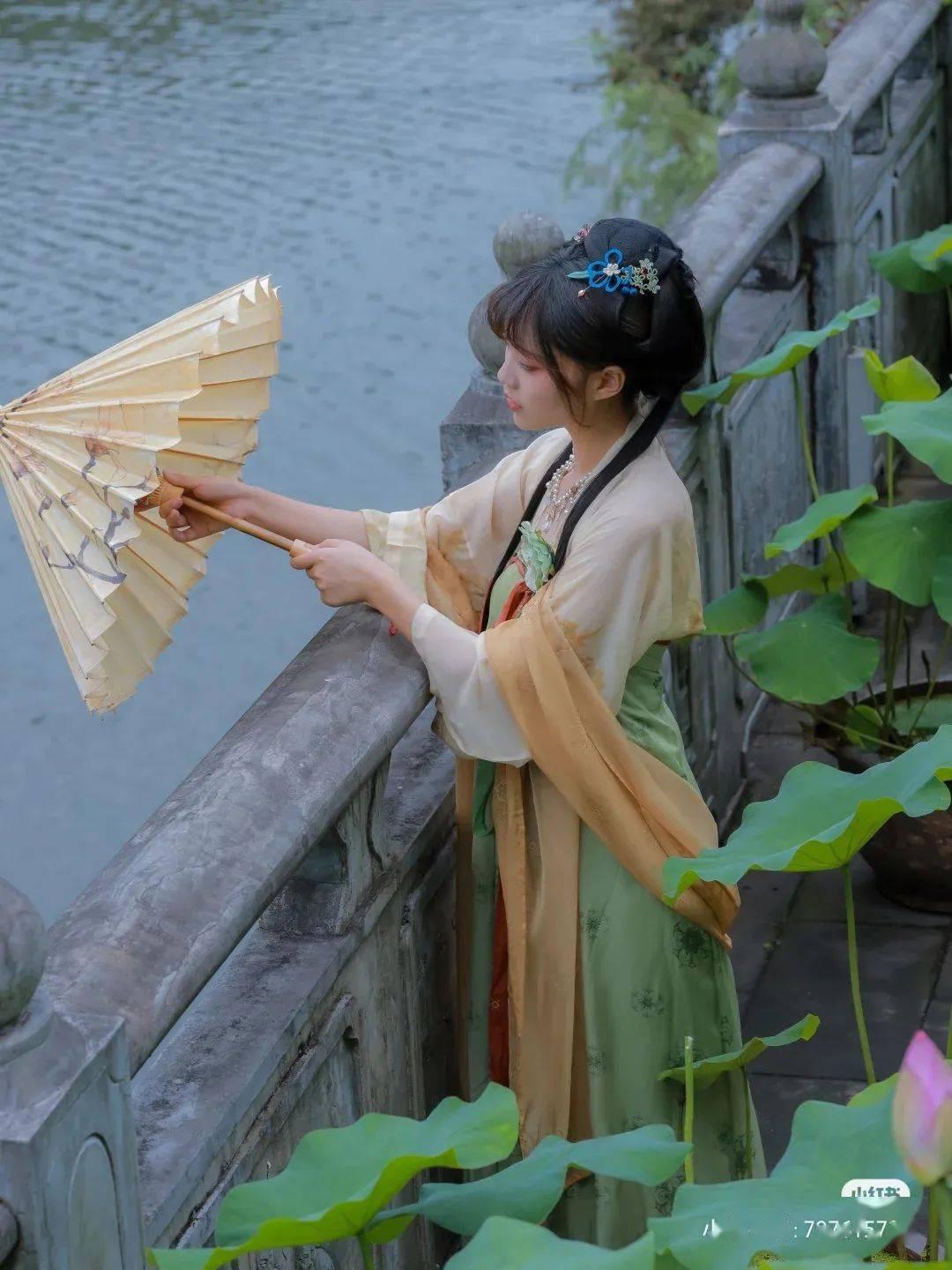超可爱啦啦队女生