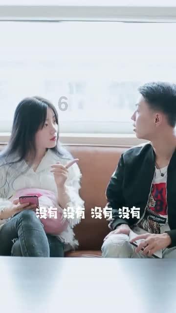 逃离废弃的卡车场