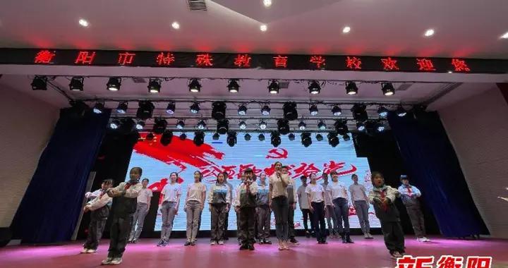 抖音上有人只有500粉丝为啥就能挂小黄车了?游戏画面