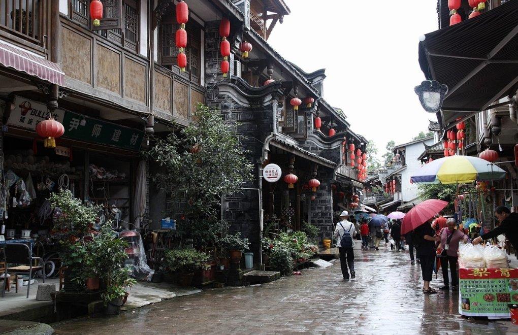飞跃沙丘的小球