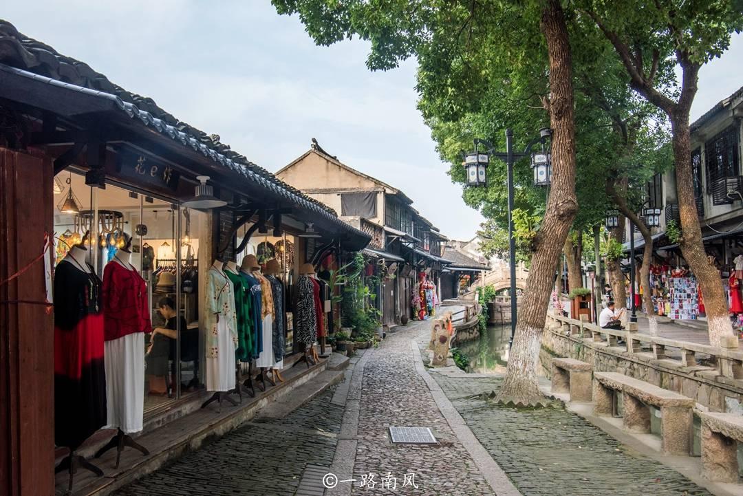 《中国诗的精神》以经典诗词“解码”中国人的心灵独白